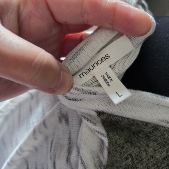 NWOT Maurices Top L - Picture 2 of 5